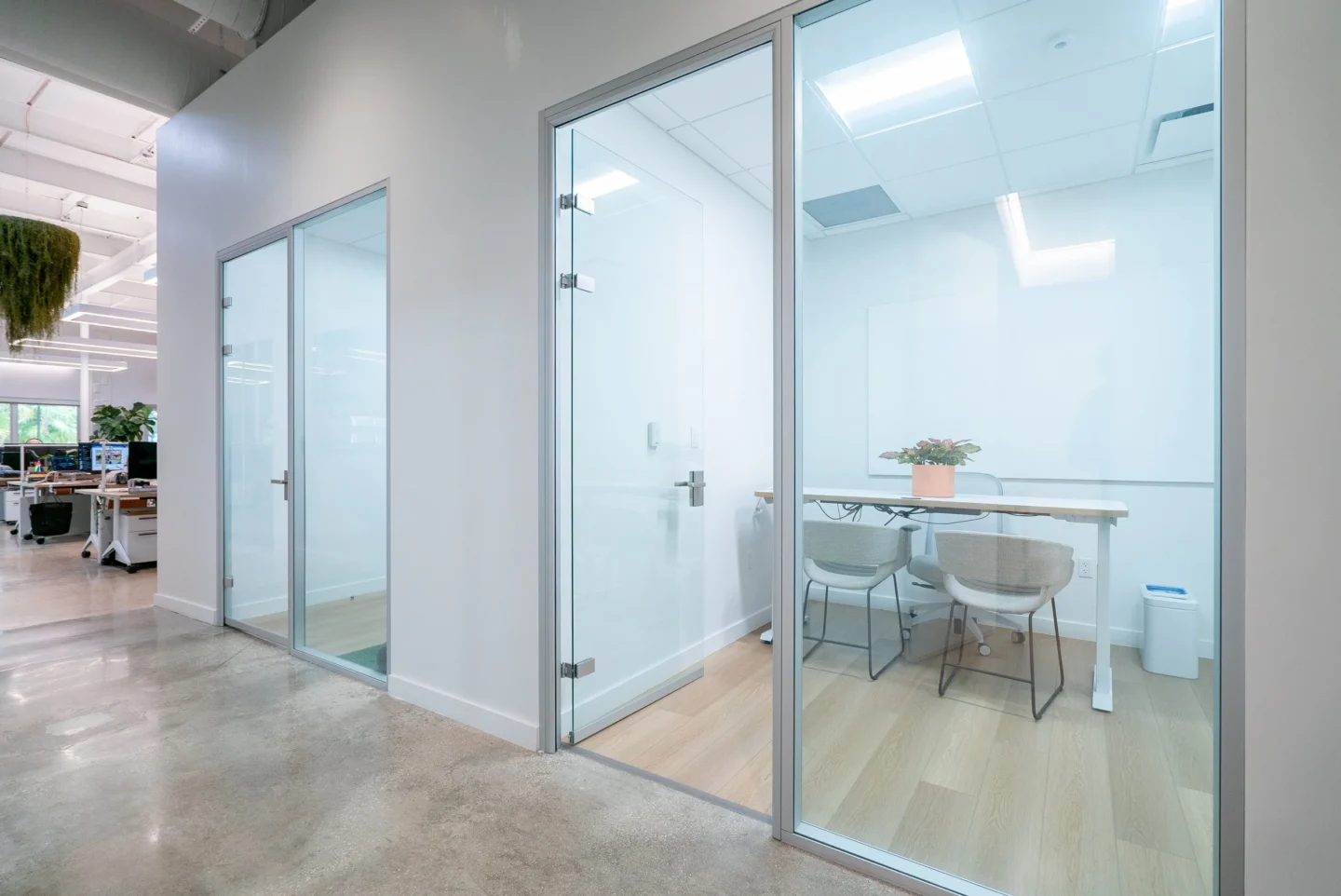 Fully Furnished Offices & Desks